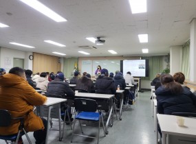 2월 13일(금), 게이트웨이 참여자 대상 사업단 소개가 있었습니다.&nbsp;올해 6월에 오픈하는 신규 사업단인 도시락 사업단과 기존 세탁 사업단을 소개하는 시간을 가졌습니다.&nbsp;참여자 45여명이 참석한 가운데 진행됐으며,&nbsp; 사업단 담당자의 사업단 설명이 이어졌습니다.특히,&nbsp; 신규 사업단인 도시락 사업단에서 대해서 많이 궁금해하시고, 관심을 가져주셔서 감사하며,&nbsp; 2026년에 신규 사업단으로써 멋진 활약을 기대해봅니다.&nbsp;&nbsp;